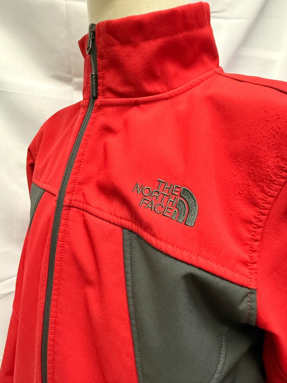 The North Face WindWall Softshell Jacket Men’s M Red Black Full Zip